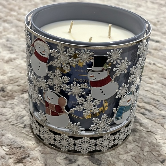 Bath & Body Playing Snowmen
3-Wick Candle Holder - Picture 7 of 7